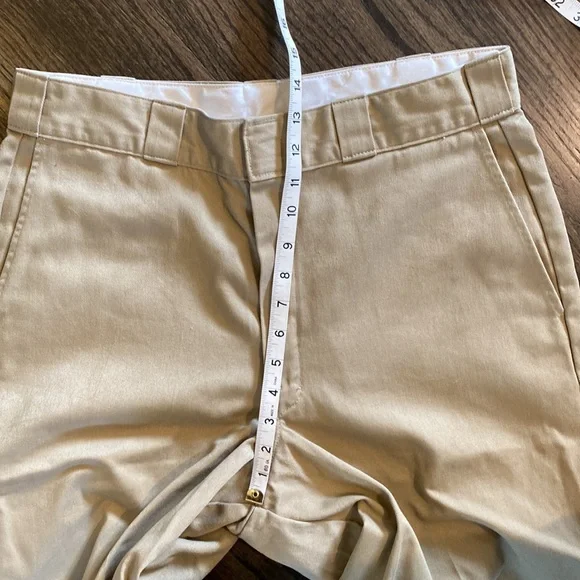 Dickies Khaki Shorts 34 VGUC - Picture 3 of 7